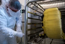 ESA has completed sterilisation of the ExoMars parachute that will slow the Rosalind Franklin rover’s descent for a safe touchdown on the Red Planet.