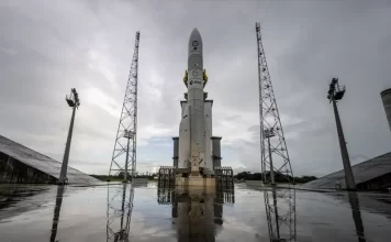 Arianespace CEO David Cavaillolès has urged Europe to place large block orders for Ariane 6 launches.